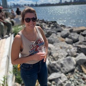 Meet your Posher, Regina